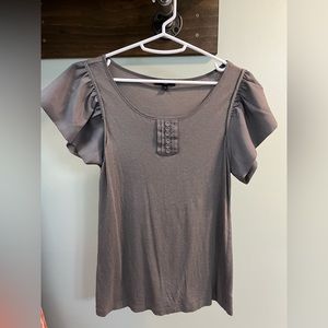 Gap gray tank top with buttons and cute shoulder flare